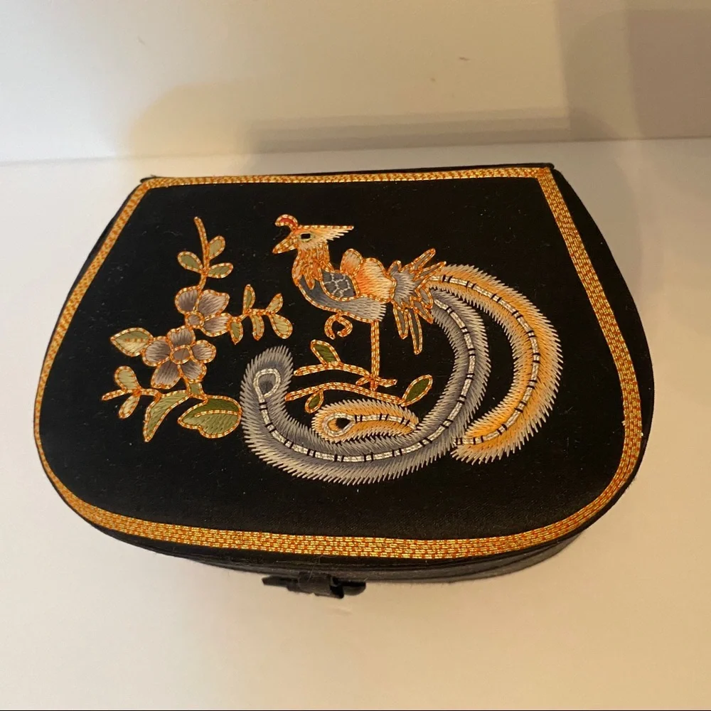BOX JEWELRY ORGANIZER TRINKET BLACK SATIN PEACOCK RED LINING STORAGE HOME